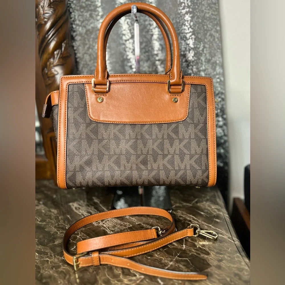 Michael Kors: Medium Selma Satchel Tote Bag in Signature Brown Logo